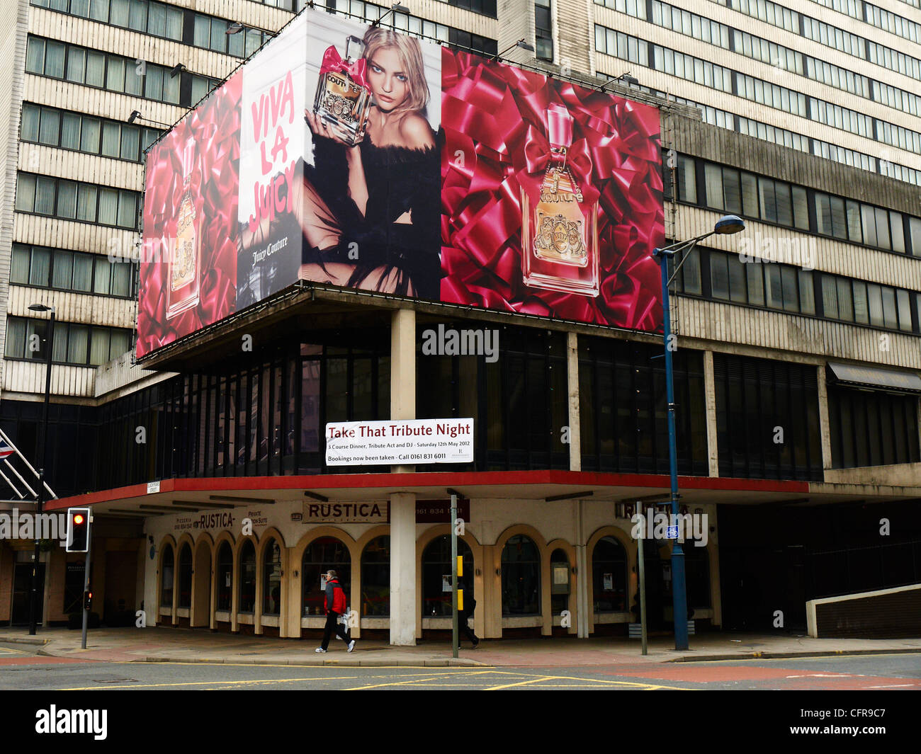 Nehmen Sie, dass Tribute Night-Anzeige mit Viva La Juicy Banner in Deansgate Manchester UK Stockfoto