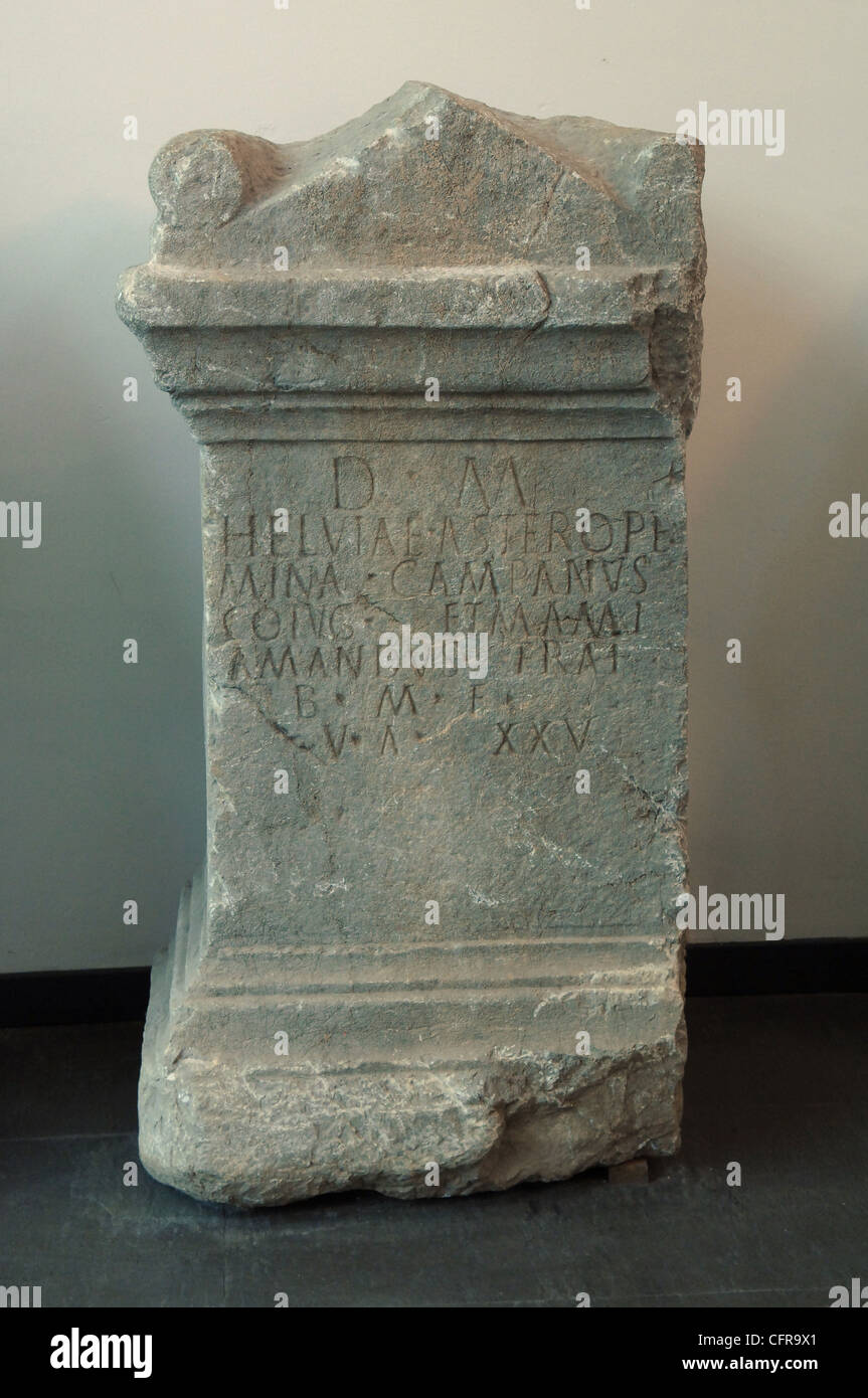 Meilenstein antiken römischen Stein Archäologischen Nationalmuseum für Archäologie in Grumento, Basilikata, Italien Stockfoto