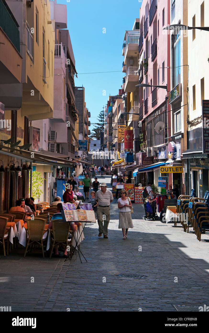 Los Cristianos Dorfstraße, die Calle Juan 23, Teneriffa, Spanien. Stockfoto