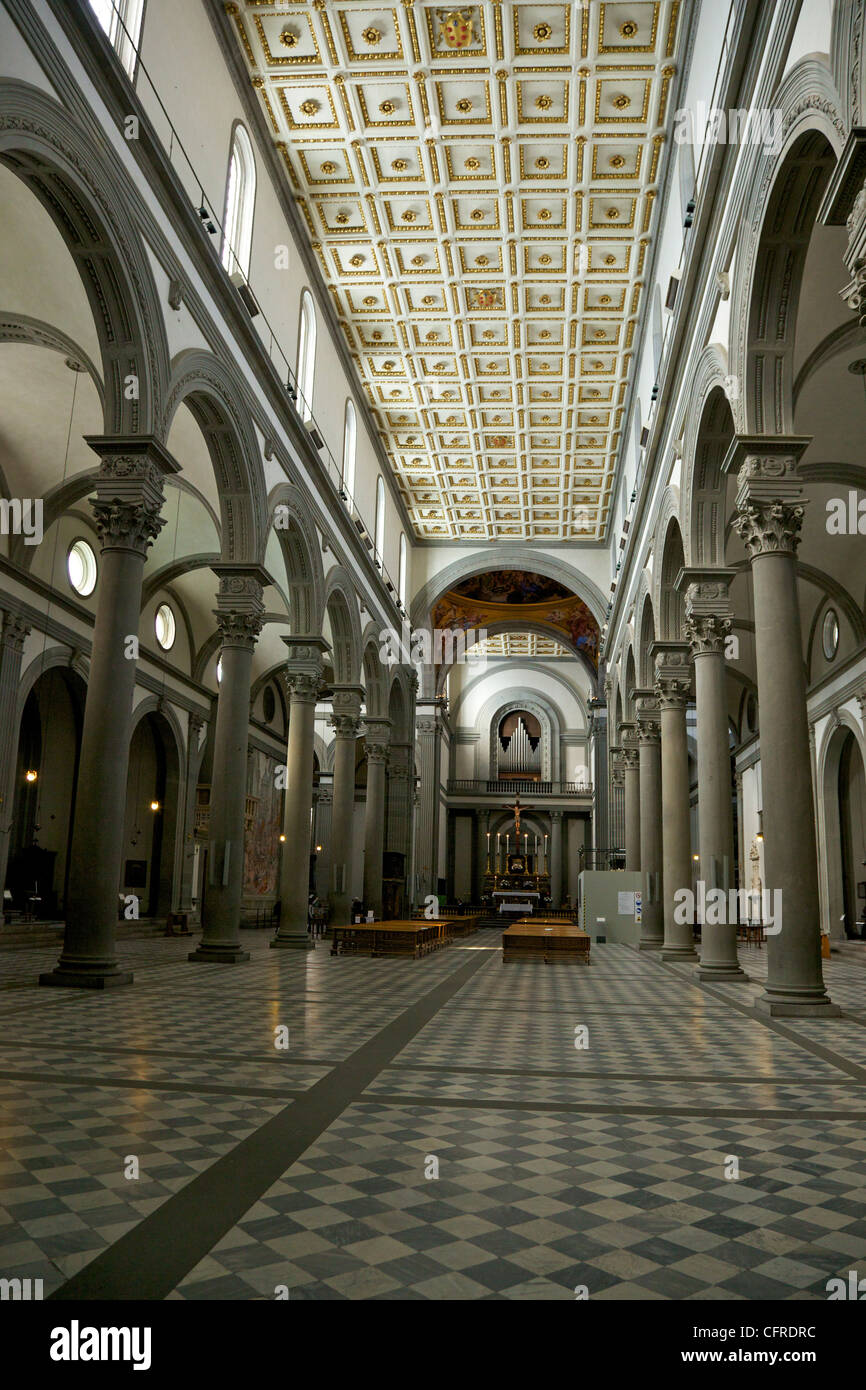 Hauptschiff Der Basilika Von San Lorenzo Florenz Toskana Italien Europa Stockfotografie Alamy