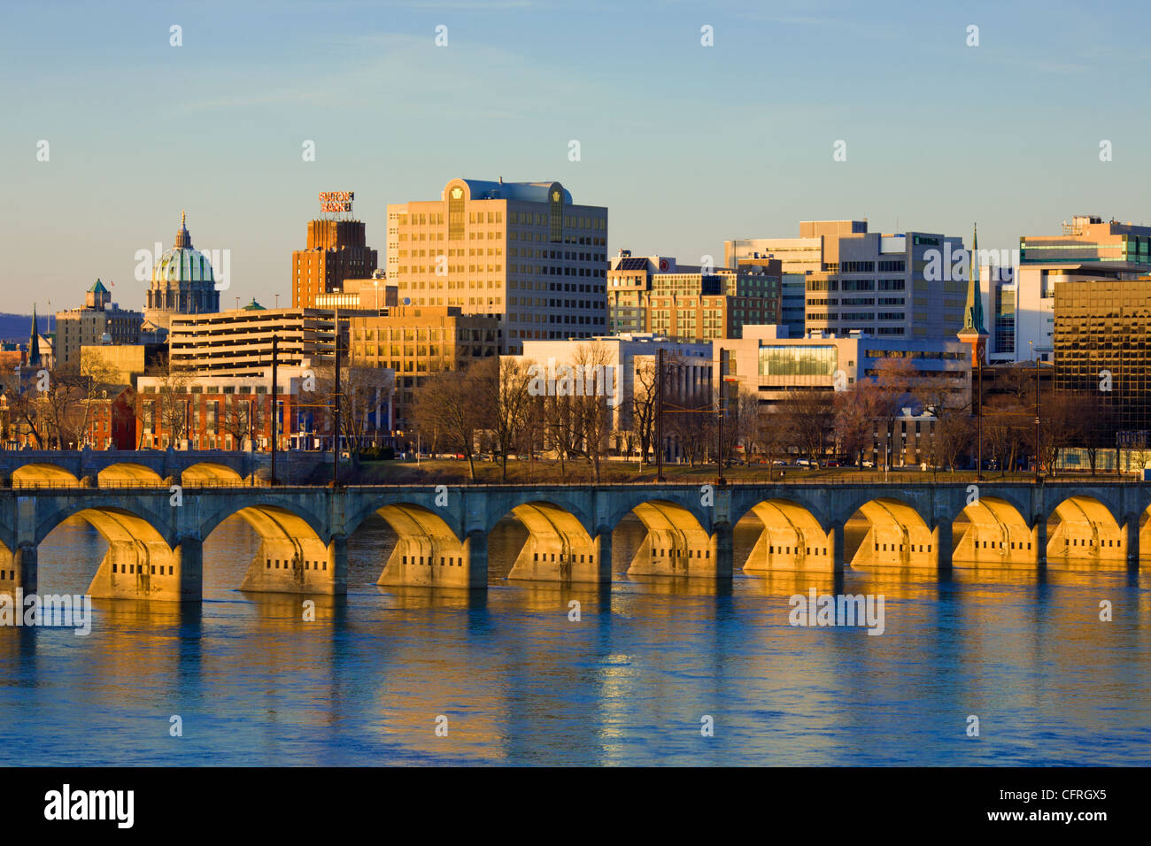 Skyline von Harrisburg, Hauptstadt von Pennsylvania am Susquehanna River im Dauphin County Stockfoto