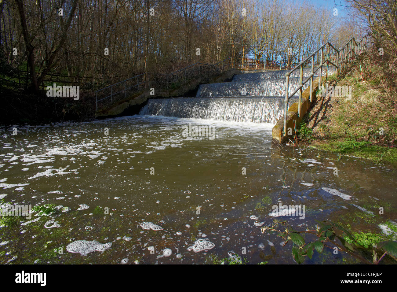 Wasser aus den Medway Bewl Reservoir gepumpt wird Stockfoto
