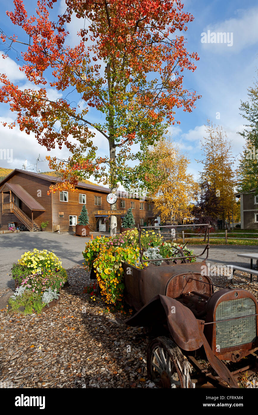 Rostigen Ford T als einen Blumentopf verwendet. Chena Hot Springs. In der Nähe von Fairbanks. Alaska Stockfoto