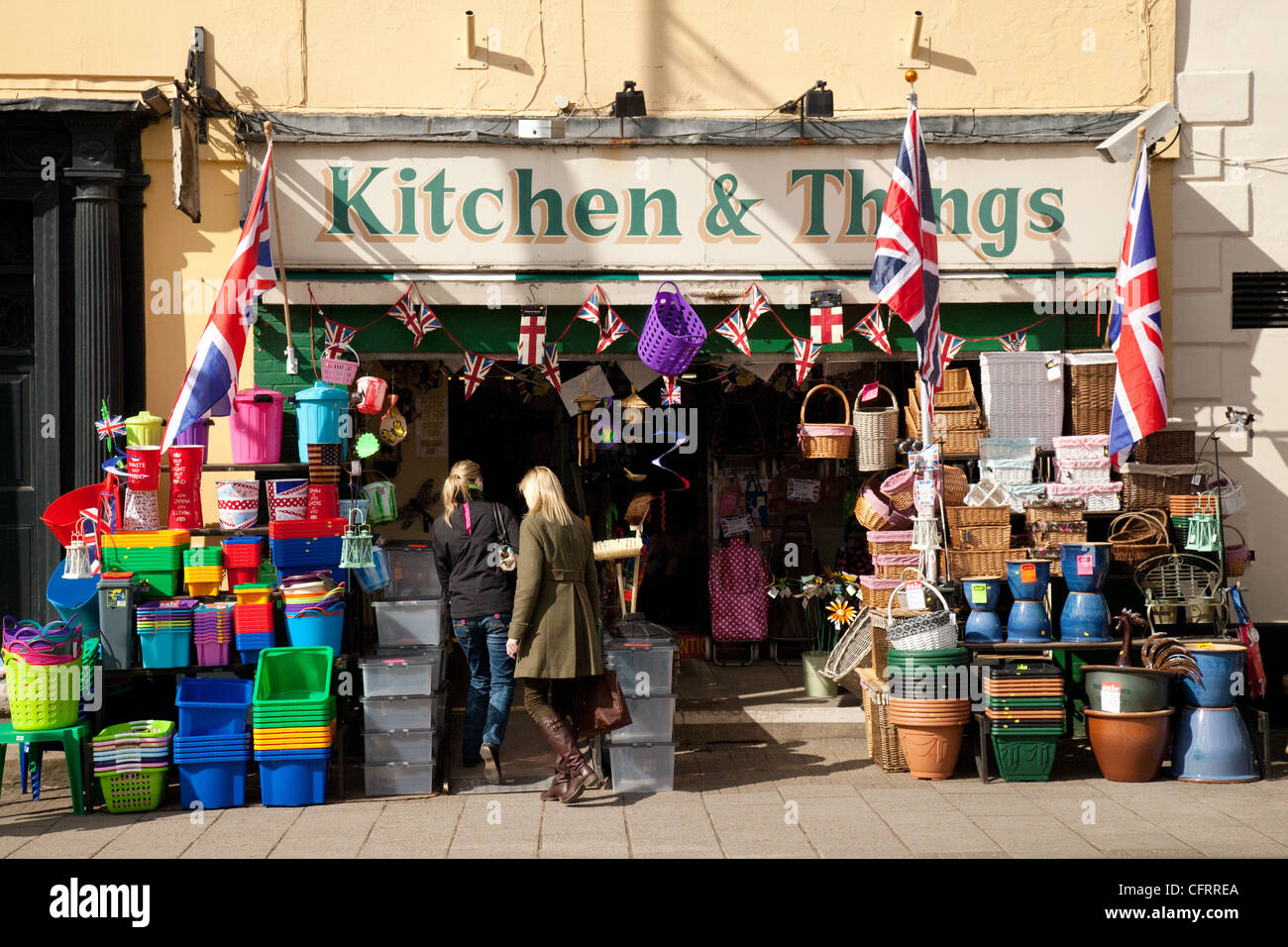 Küche und Dinge örtlichen Baumarkt, High Street Newmarket Suffolk UK Stockfoto