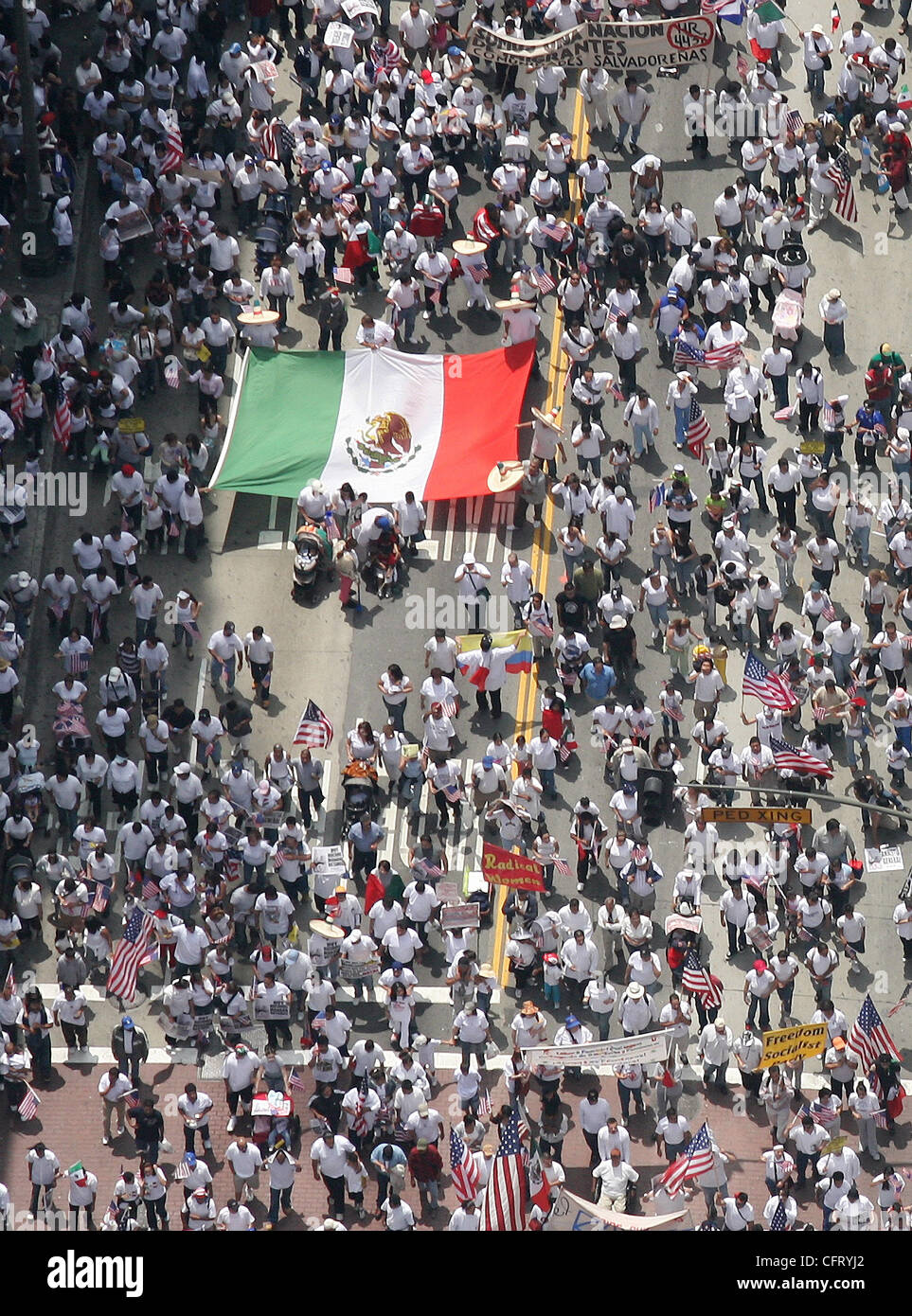 17. Mai 2007 angekündigt - Washington, DC, USA - Schlüssel Senatoren beider Parteien und das Weiße Haus Vereinbarung Donnerstag auf eine Einwanderung zu überholen, die Millionen illegaler Einwanderer in den USA schnellen rechtlichen Status gewähren und die Grenze zu stärken würde. Auf dem Bild: 1. Mai 2006; Los Angeles, CA, USA Stockfoto