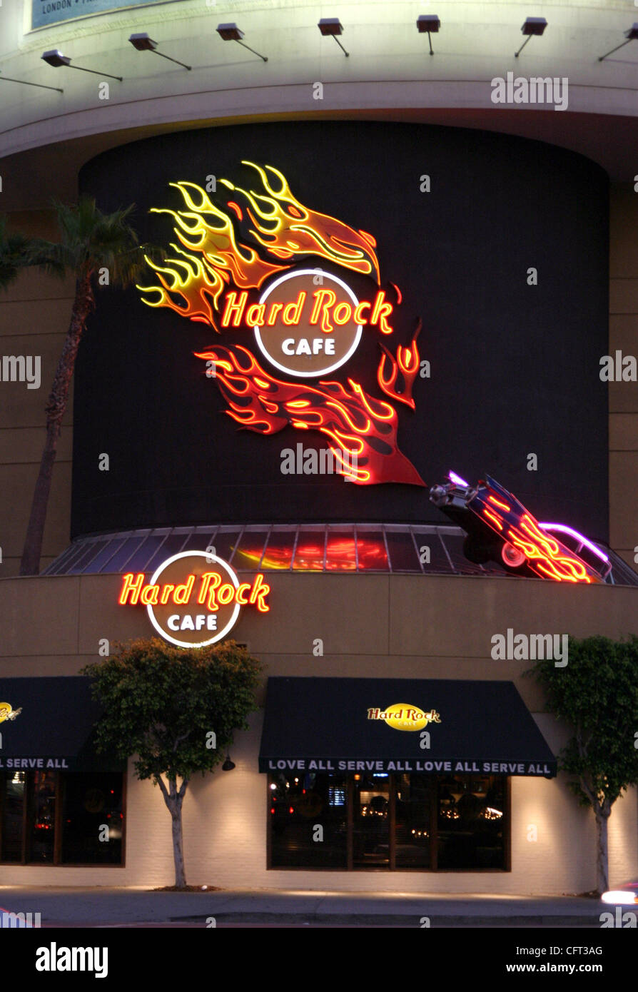 7. Dezember 2006; Beverly Hills, CA, USA; Sitz in der Florida Seminole indianischen Stamm hat die Musik-Themen Hard Rock Cafe Kette für fast $ 1 Milliarde, in eine Bewegung, die wachsenden Reichtum und macht von nativen Völker des Landes unterstreicht gekauft "Dies ist ein stolzer Moment für die Seminole-Stamm von Flo Stockfoto