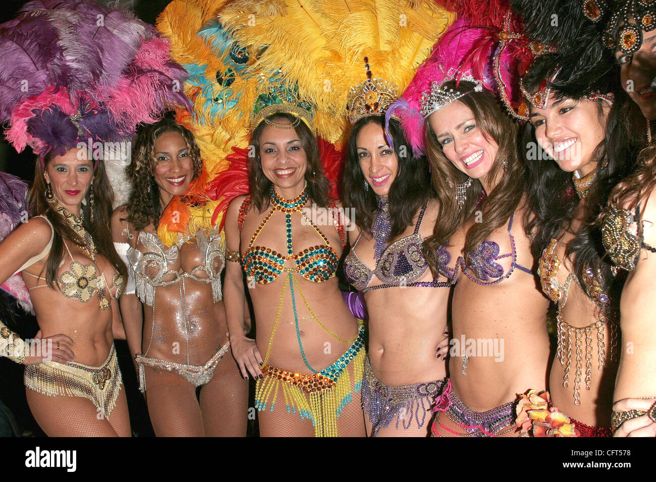 10. Dezember 2006; Los Angeles, Kalifornien, USA;  Brazilian Girls, die Begrüßung der Gäste am Tyrese Doppel-Album "ALTER EGO" Record Release Party im Sunset Gower Studios, Hollywood obligatorisch Kredit statt: Foto von Paul Fenton/ZUMA Press. (©) Copyright 2006 von Paul Fenton Stockfoto