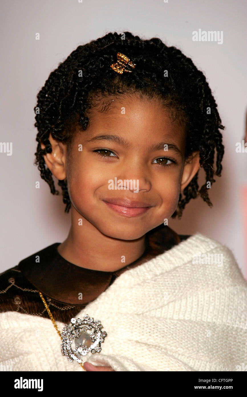 12. Januar 2007; Hollywood, Kalifornien, USA; WILLOW SMITH bei der 12. Annual Critics Choice Awards statt auf der Santa Monica Civic Auditorium. Obligatorische Credit: Foto von Lisa O'Connor/ZUMA Press. (©) Copyright 2007 von Lisa O'Connor Stockfoto