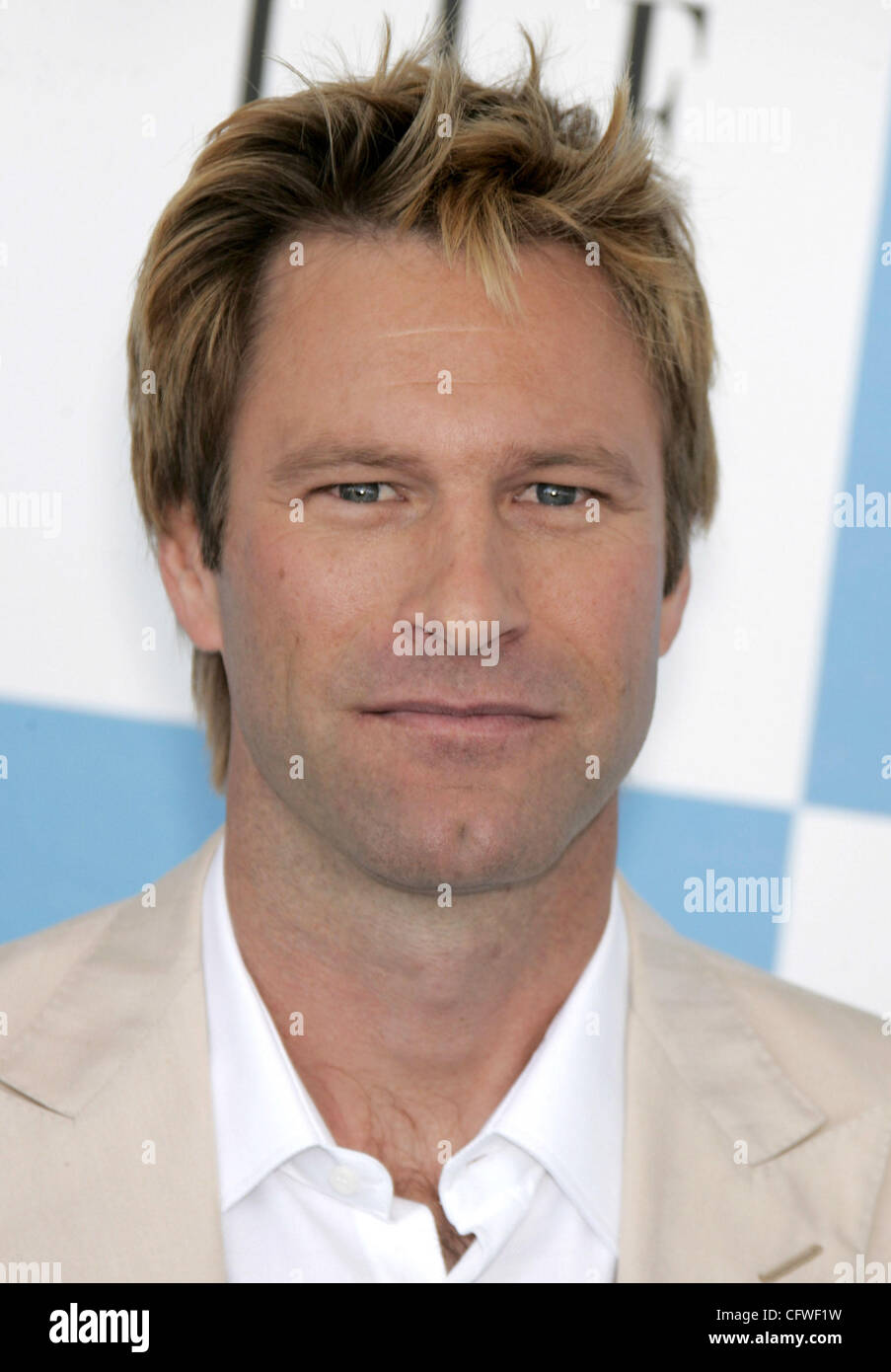 24. Februar 2007 - Santa Monica, CA, USA - Schauspieler AARON ECKHART bei Ankunft auf der 2007 Film Independent Spirit Awards am Santa Monica Pier statt (Credit-Bild: © Lisa O'Connor/ZUMA drücken) Stockfoto