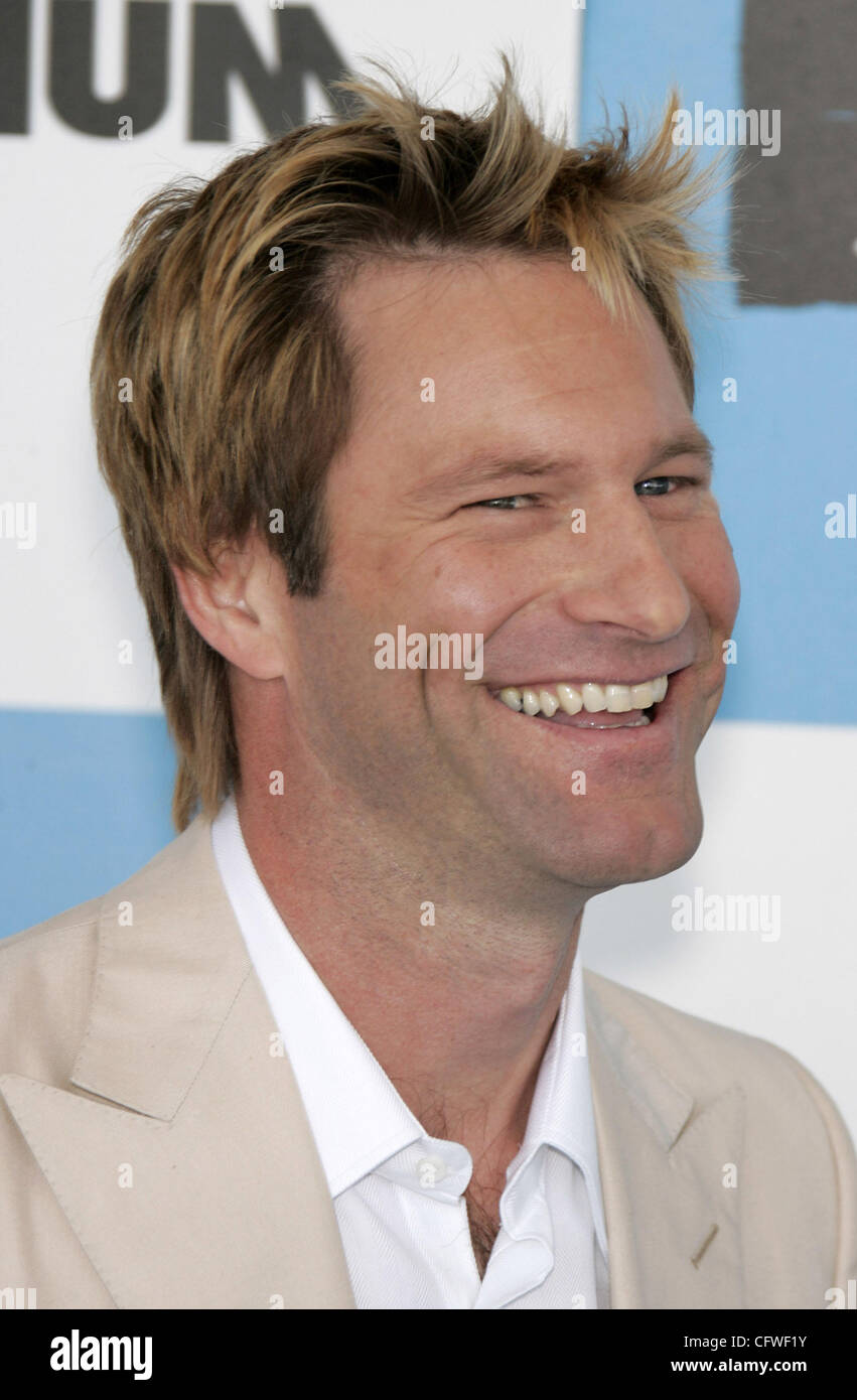 24. Februar 2007 - Santa Monica, CA, USA - Schauspieler AARON ECKHART bei Ankunft auf der 2007 Film Independent Spirit Awards am Santa Monica Pier statt (Credit-Bild: © Lisa O'Connor/ZUMA drücken) Stockfoto