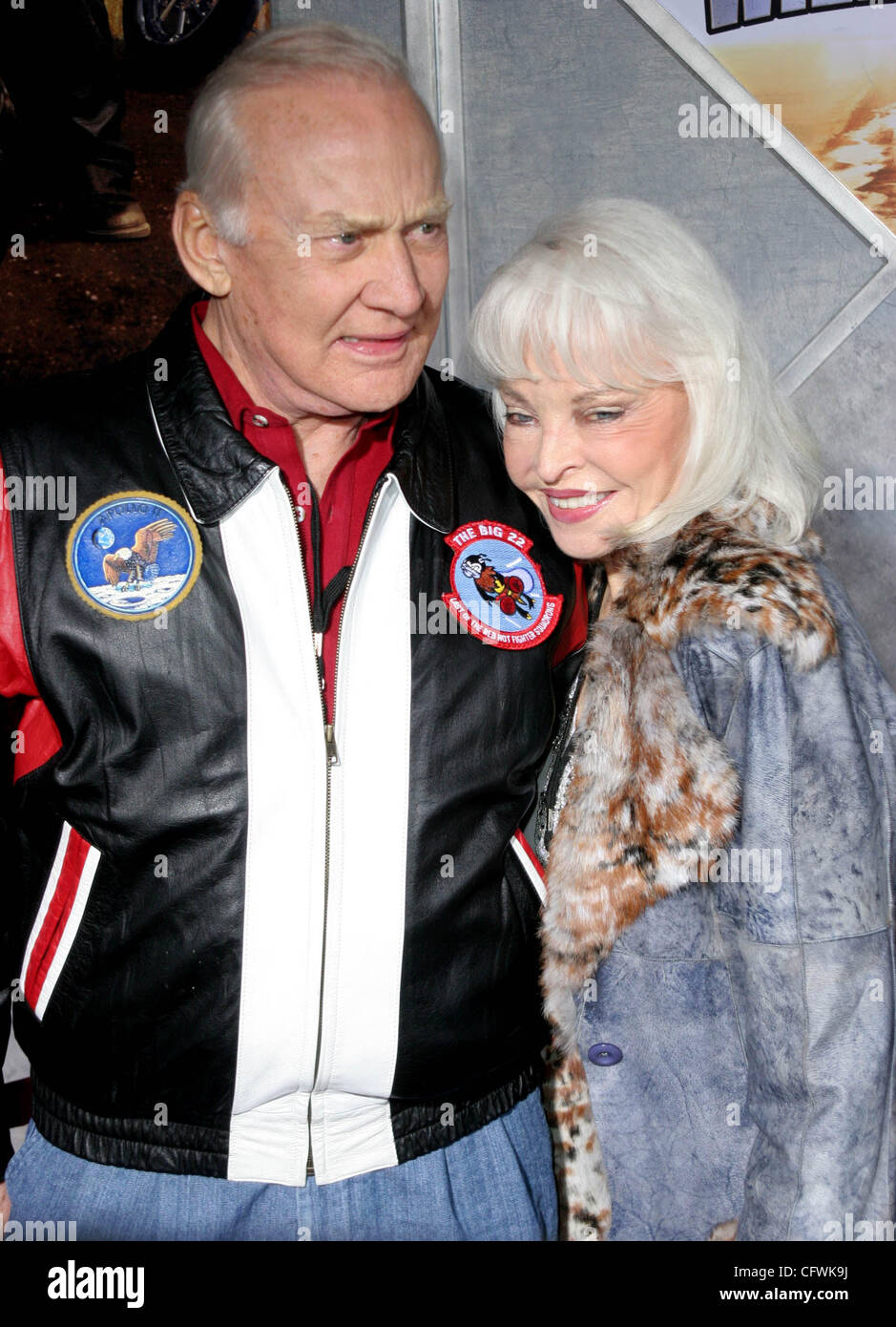 (C) Stargaze Medien Fotos Foto von Scott Weiner Buzz Aldrin & Frau Lois besucht die Premiere für Wild Hogs im El Capitian Theater in Hollywood, Kalifornien statt 27.02.07. Stockfoto