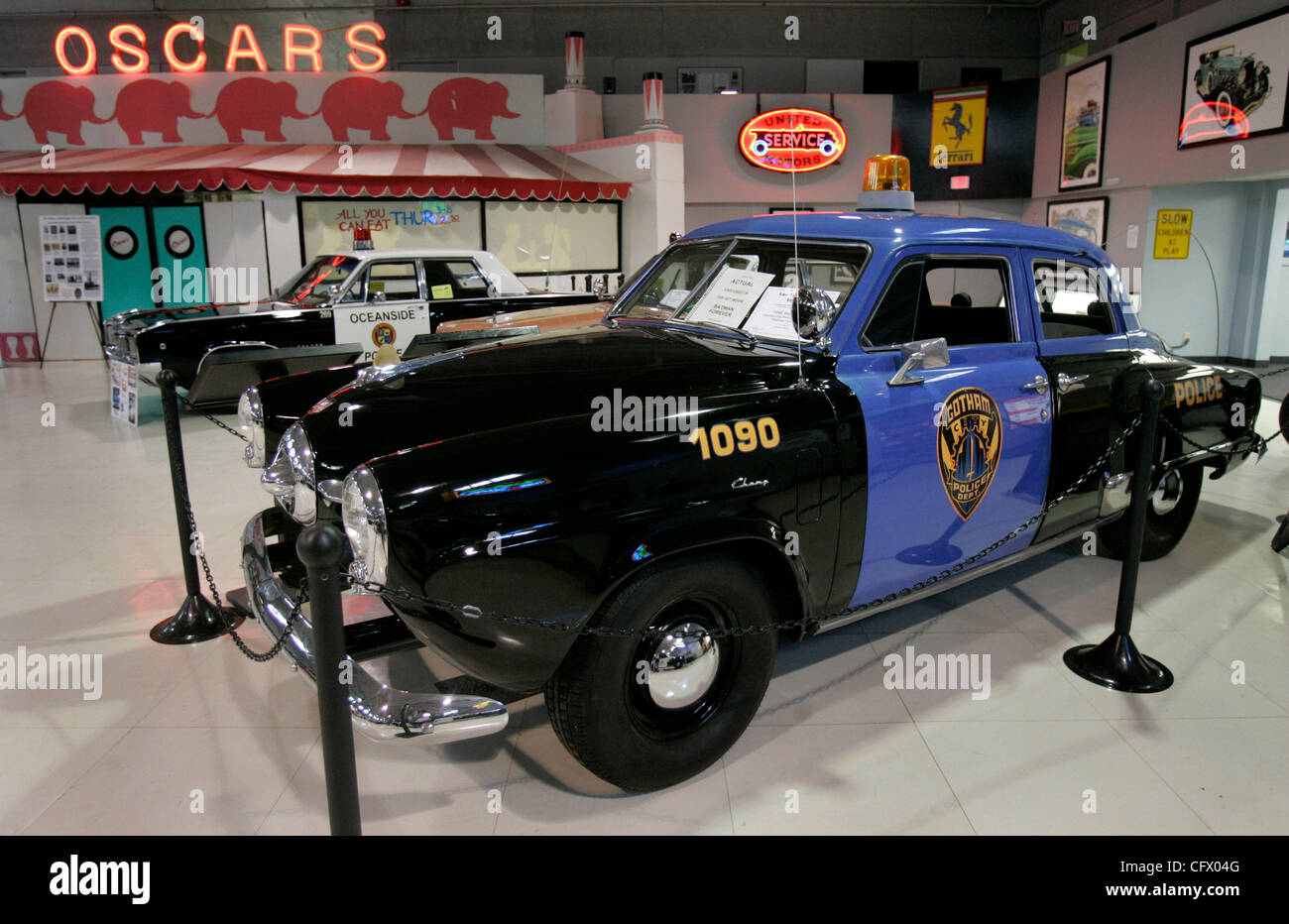 10. März 2007, San Diego, Kalifornien, USA  Dies ist 1950 Studebaker die angepasst wurde, als Gotham City Police Car, für den Kinofilm "Batman Forever".   Es ist auf dem Display an das San Diego Automotive Museum in Balboa Park am Sonntag zusammen mit anderen in der Sammlung von Vintage Polizeiautos Stockfoto