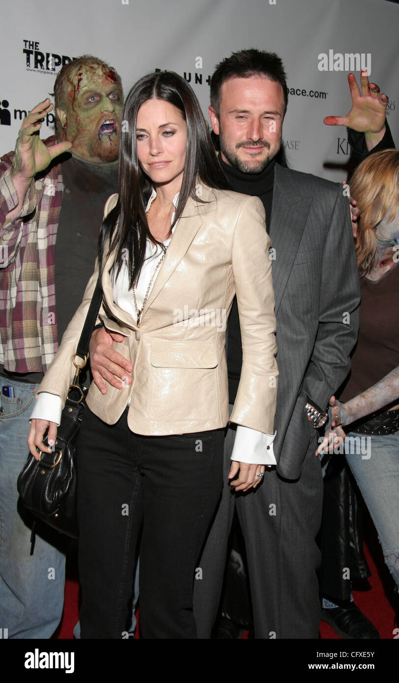 11. April 2007 statt - Hollywood, CA, USA - COURTENEY COX-ARQUETTE und DAVID ARQUETTE Ankunft bei der Filmpremiere für "The Tripper" auf dem Hollywood Forever Cemetery in Los Angeles. (Kredit-Bild: © Camilla Zenz/ZUMA Press) Stockfoto