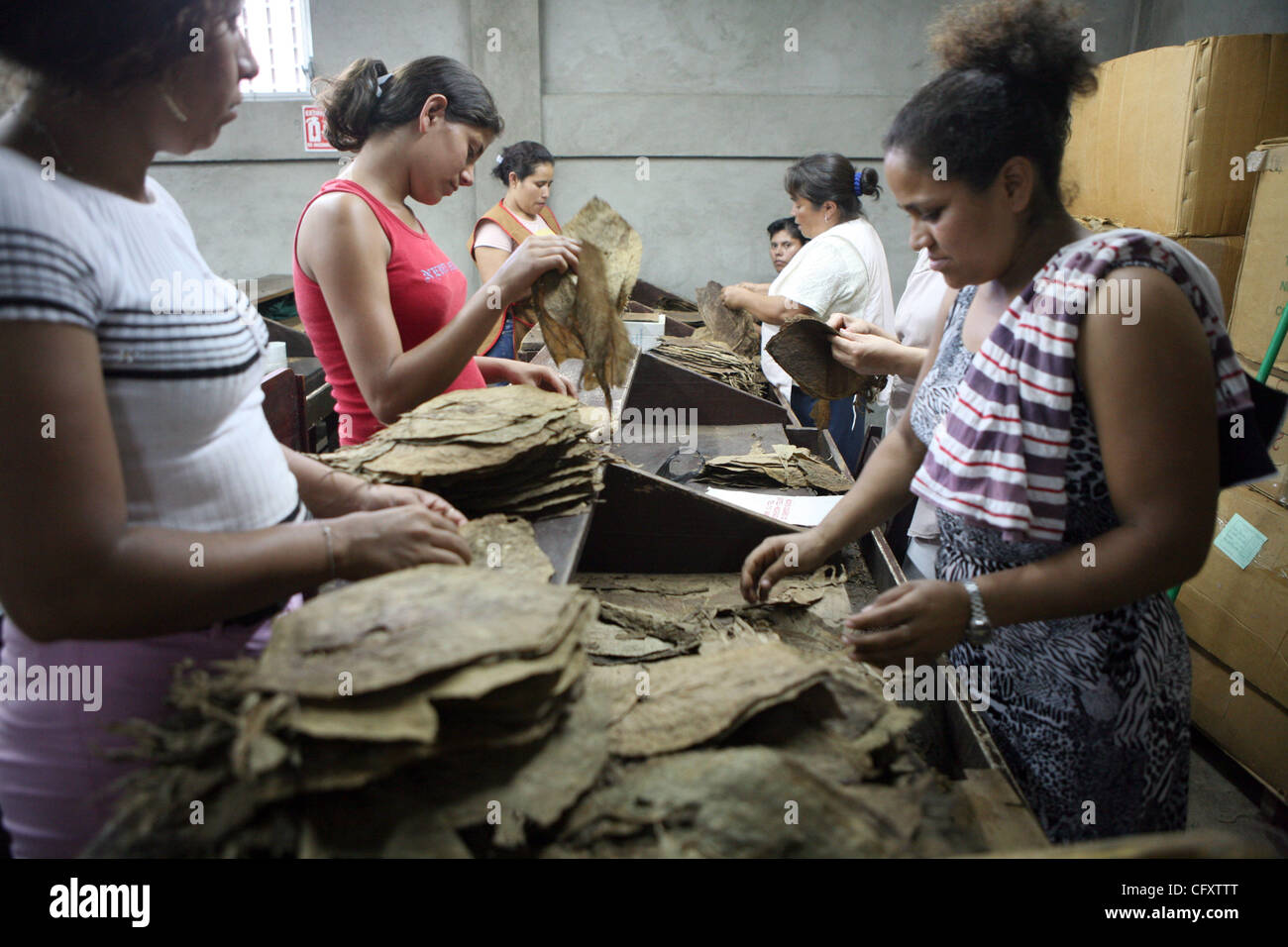 27. April 2007 - Esteli, Nicaragua - Esteli die zweitgrößte Stadt im Norden des Landes (nach Matagalpa), gelegen in der Gemeinde von Esteli in Esteli-Abteilung. Es liegt an der Panamericana 150 km nördlich von Managua. In dieser Region lebenden Menschen kommen in Esteli, Versorgungsmaterialien zu kaufen Stockfoto