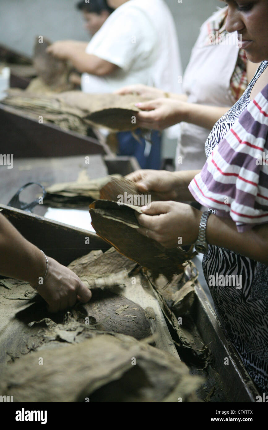 27. April 2007 - Esteli, Nicaragua - Esteli die zweitgrößte Stadt im Norden des Landes (nach Matagalpa), gelegen in der Gemeinde von Esteli in Esteli-Abteilung. Es liegt an der Panamericana 150 km nördlich von Managua. In dieser Region lebenden Menschen kommen in Esteli, Versorgungsmaterialien zu kaufen Stockfoto