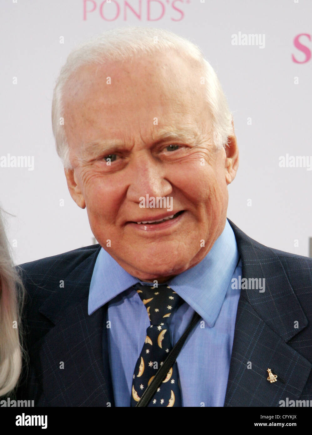 22. Mai 2007 statt - Hollywood, CA, USA - BUZZ ALDRIN bei der USA Network-Premiere von "The Starter Wife" Ankunft im Pacific Design Center. (Kredit-Bild: © Camilla Zenz/ZUMA Press) Stockfoto