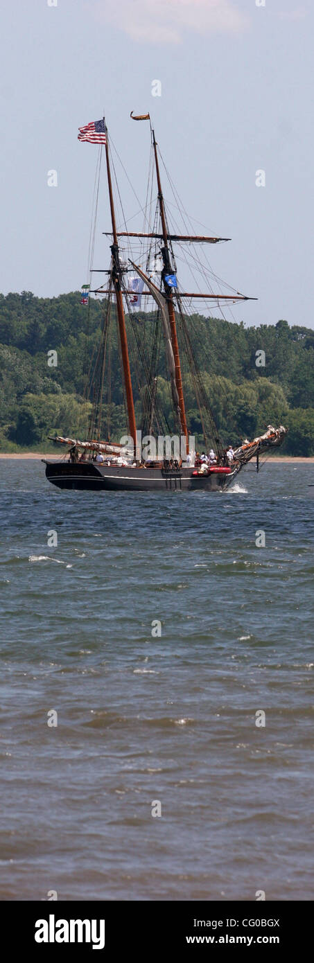 Überschrift: Freiheit Schooner Amistad beginnt Reise Beschriftung: die Freiheit Schooner Amistad verlassen seiner Heimat Port of New Haven am 21. Juni für seine Freiheit Tour 2007-2008 Atlantic. Diese transatlantischen Reise-eine epische 18-monatigen Reise zum Gedenken an den 200. Jahrestag der Abschaffung des Sklavenhandels Stockfoto