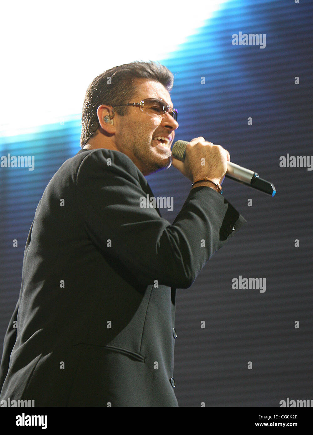 5. Juli 2007 führt während eines Konzerts in Olimpijskij Sportkomplex in Moskau - Moskau, Russland - britische Popstar GEORGE MICHAEL. Stockfoto