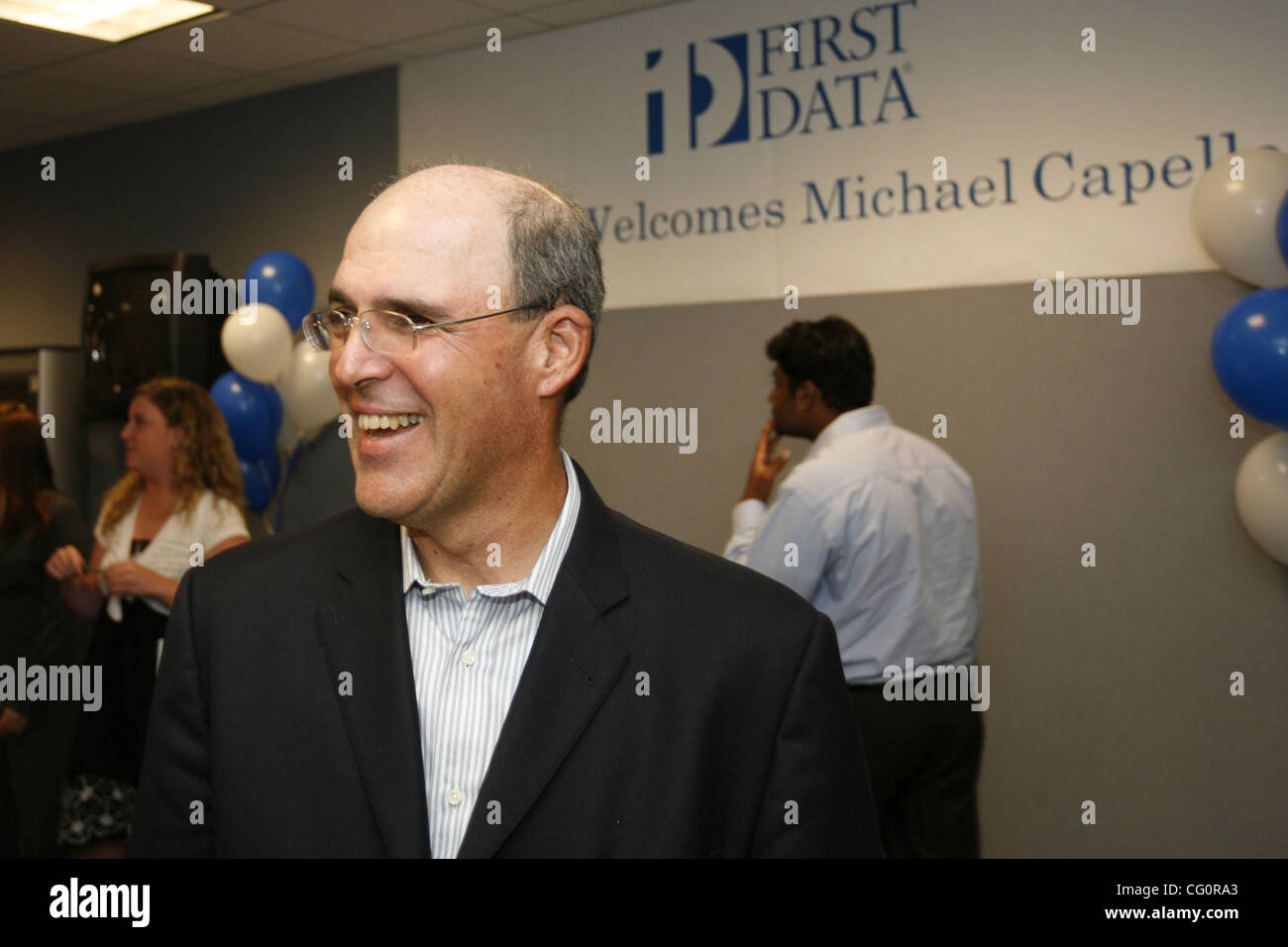 12. Juli 2007 hat - Melville, New York, USA - MICHAEL DAVID CAPELLAS Chairman und Chief Executive Officer (CEO) von First Data Corporation seit September 2007. Zuvor war er Chairman und CEO der Compaq Computer Corporation. (Kredit-Bild: © Kirk Kondylen/ZUMA Press) Stockfoto