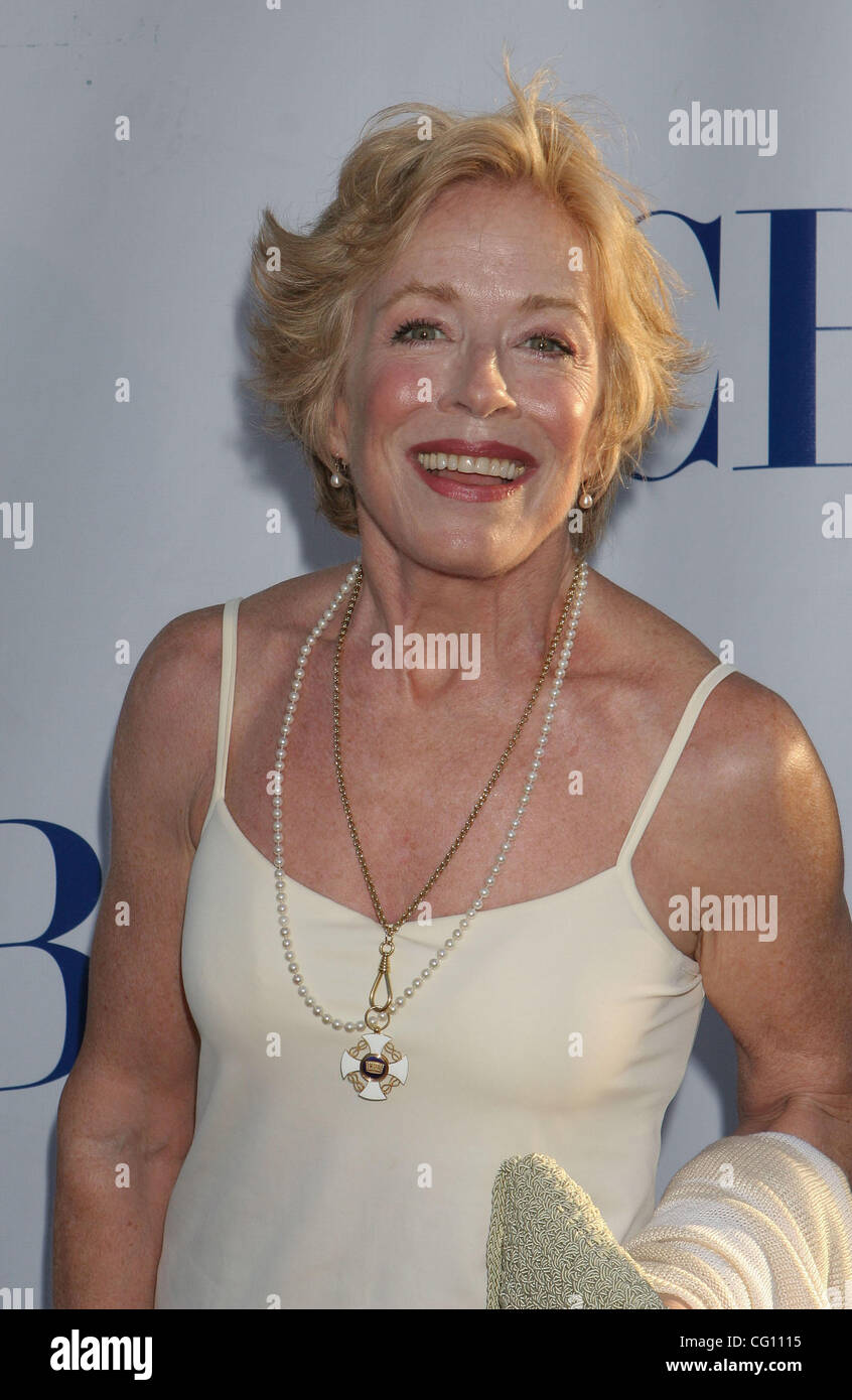 19. Juli 2007; Hollywood, Kalifornien, USA; HOLLAND TAYLOR: Schauspielerin bei der CBS-All-Star-Party statt im Wadsworth Theater. Obligatorische Credit: Foto von Paul Fenton/ZUMA Press. (©) Copyright 2007 von Paul Fenton Stockfoto