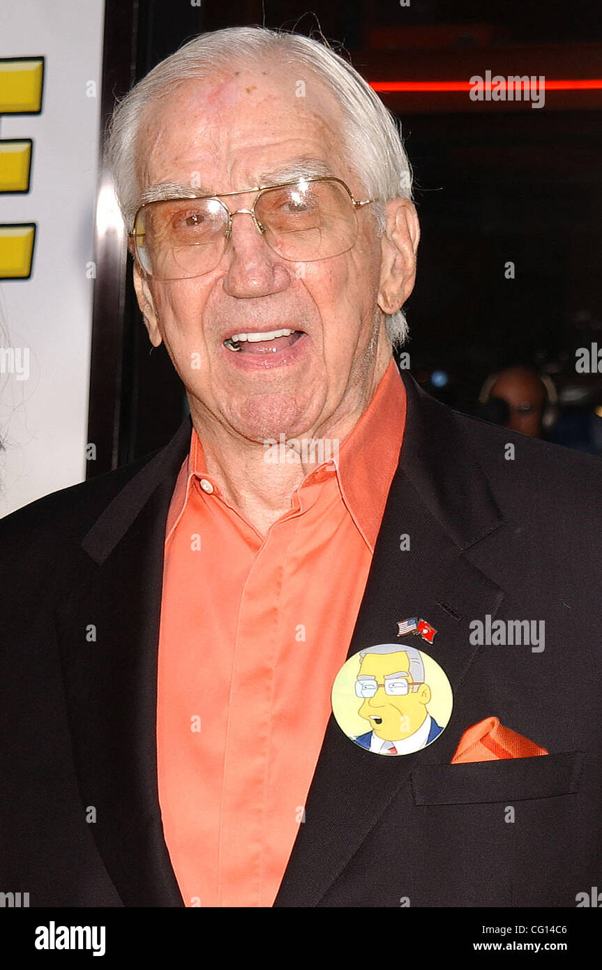 24. Juli 2007; Hollywood, Kalifornien, USA;  Schauspieler ED McMAHON bei 'The Simpsons Movie' Weltpremiere statt im Mann Village Theater, Westwood.                                 Obligatorische Credit: Foto von Paul Fenton/ZUMA Press. (©) Copyright 2007 von Paul Fenton Stockfoto