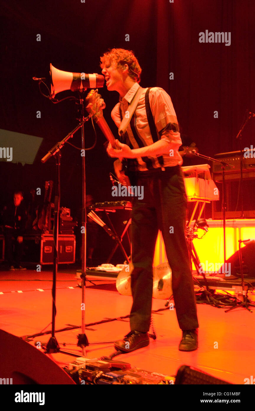 22. August 2007 - Mountain View, Kalifornien, USA - Grammy-nominierten Arcade Fire live auf dem Shoreline Amphitheater, Mountain View, CA, USA. (Kredit-Bild: © Jerome Brunet/ZUMA Press) Stockfoto