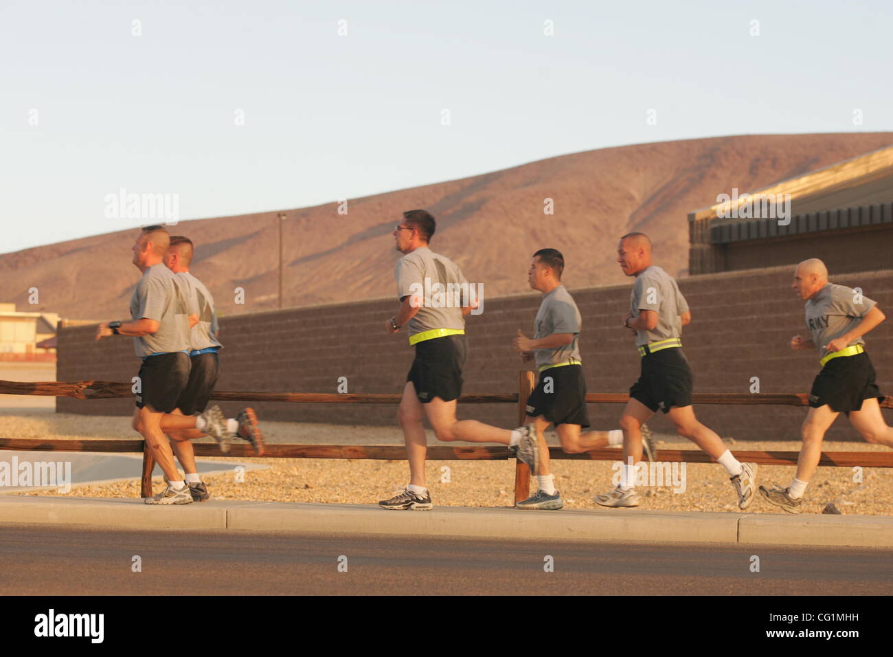22. August 2007 - Fort Irwin, Kalifornien, USA - Fort Irwin und die National Training Center (NTC) ist ein großer Truppenübungsplatz für die United States Military. Die Basis liegt in der Mojave-Wüste im nördlichen San Bernardino County, Kalifornien, Teil der Installation Management Command (IMCOM). Die opp Stockfoto
