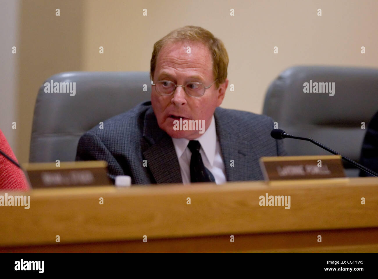 Vorstandsvorsitzender, Richard H. Tyler DC Gespräche während der California Board of Chiropractic Prüfer Sitzung am Department of Consumer Affairs, Freitag, 23. März 2007.  Sacramento Bee / Brian Bär Stockfoto