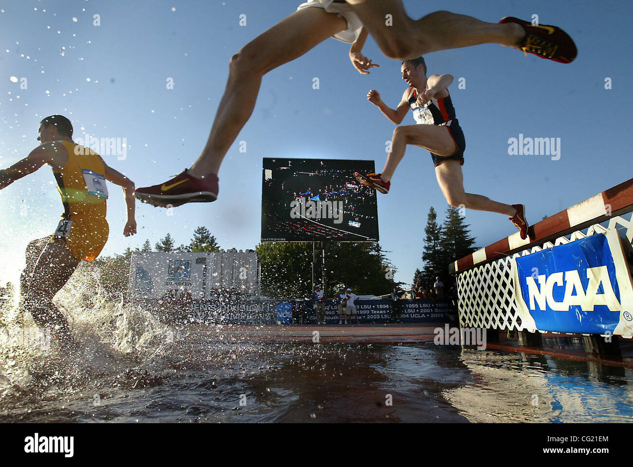 Mens-Hindernislauf Jumper Finale. Bild aufgenommen am Tag3 der NCAA Titel und Feld-Meisterschaft. 8. Juni 2007. Sacramento Bee Bryan Patrick Showcase 2007 Stockfoto