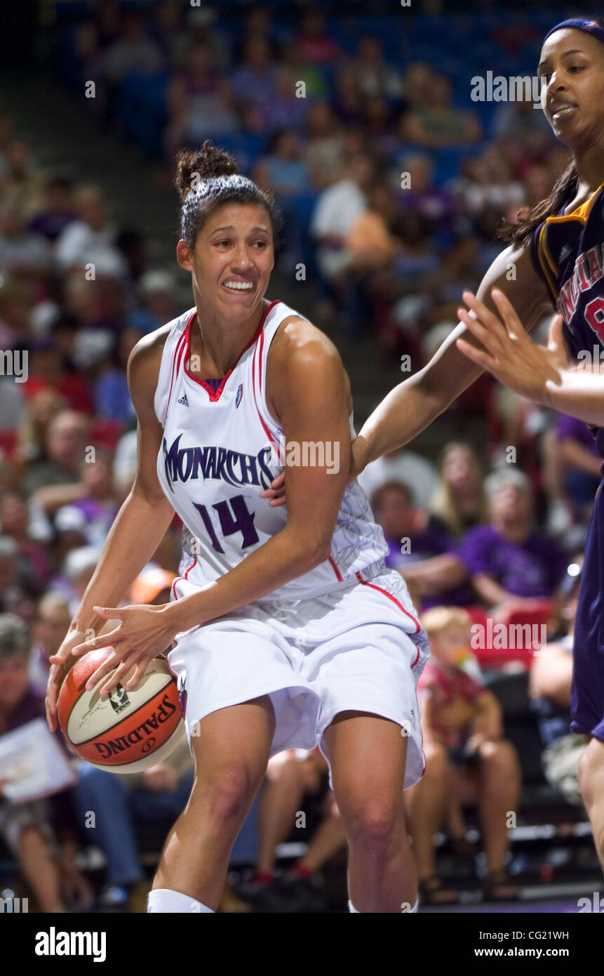 Sacramento Monarchen Nicole Powell treibt die Basislinie in der zweiten Hälfte gegen die Indiana Fever Donnerstag, 26. Juli 2007 in Arco Arena. Monarchen zu gewinnen 60-50. Die Sacramento Biene / Carl Costas Stockfoto