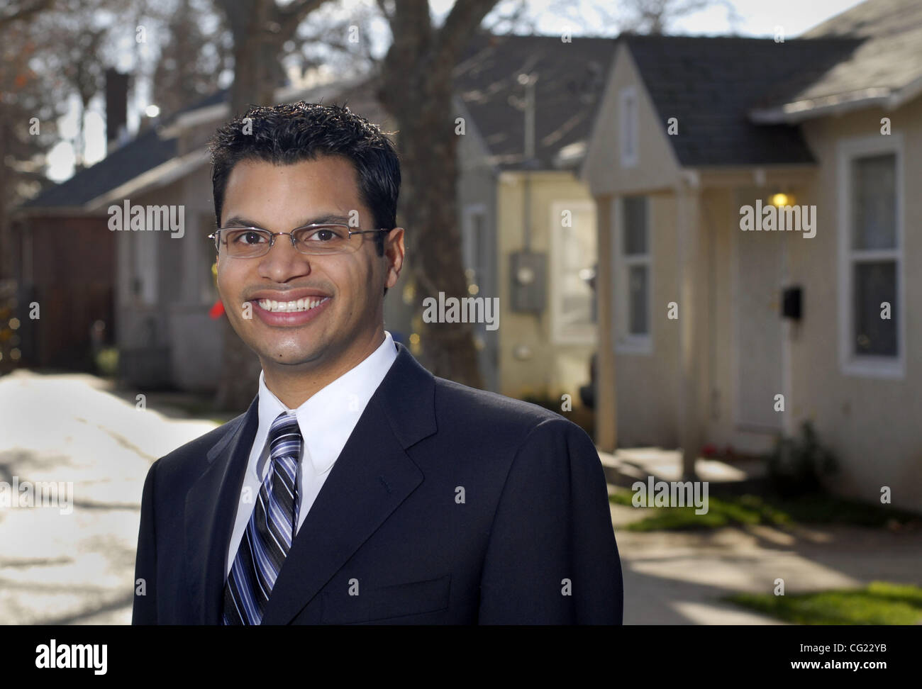 LEDE - Manny Fernandez (Cq), eine junge private Entwickler hat fünf Ferienwohnungen auf der 39th Street in Oak Park, renoviert, die bald an einzelne Familien, 3. Januar 2006 verkauft wird. Sacramento Bee / Florenz Low Stockfoto