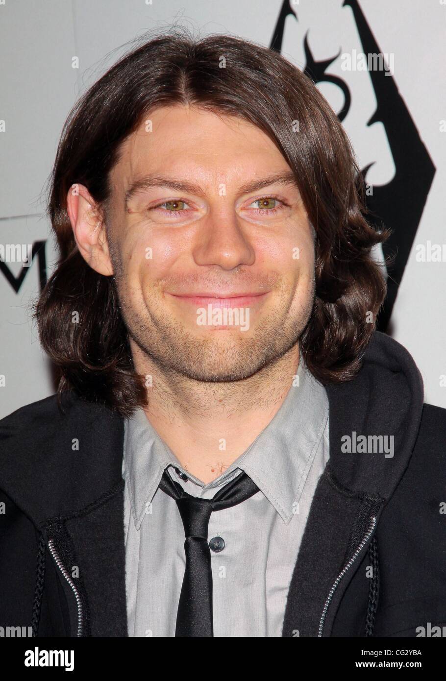 9. November 2011 - Los Angeles, Kalifornien, USA - Patrick Fugit.The Elder Scrolls V: Skyrim offizielle Launch Party statt am Belasco Theater, Los Angeles, CA. November 8 - 2011. (Kredit-Bild: © TLeopold/Globe Photos/ZUMAPRESS.com) Stockfoto