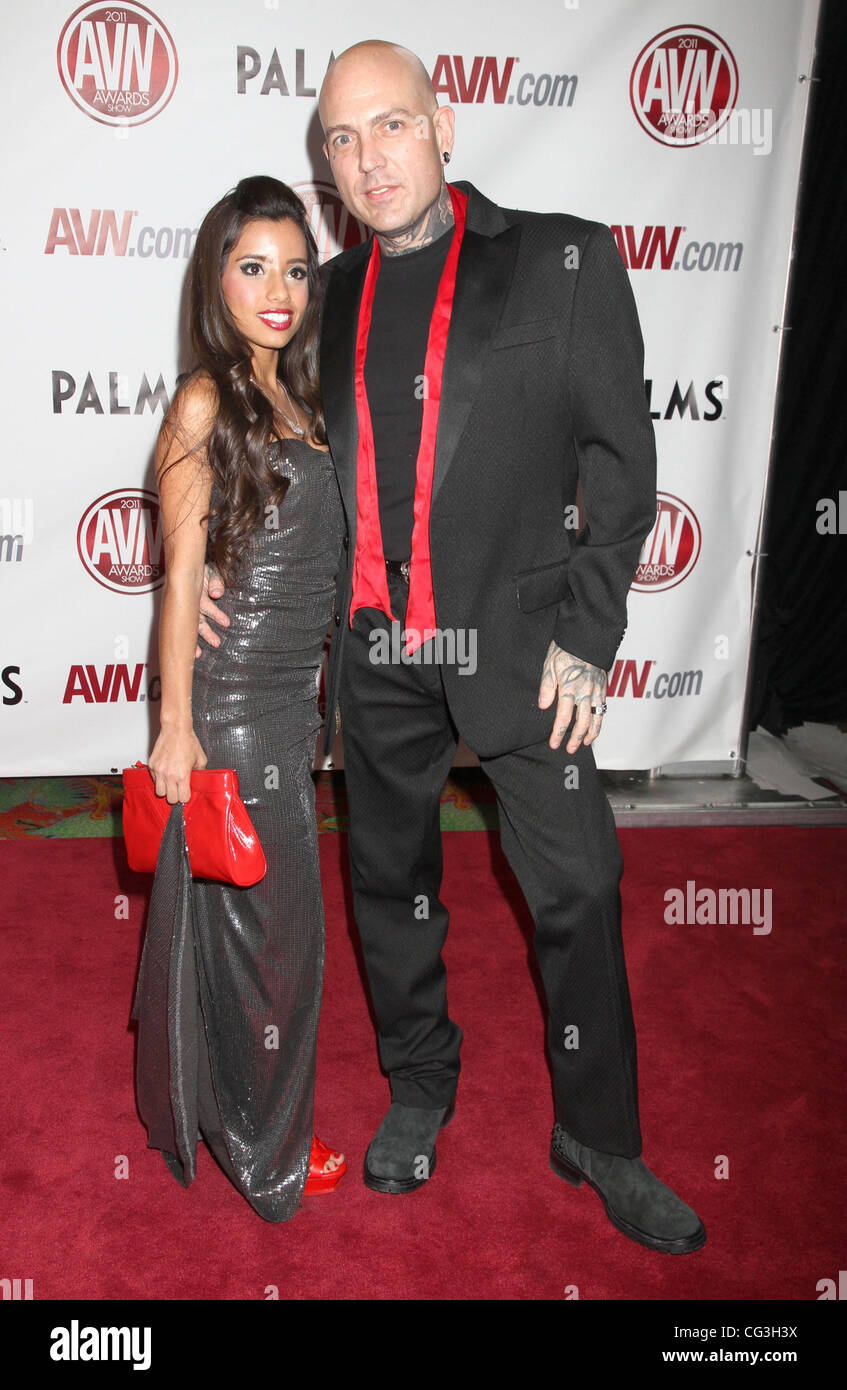 Lupe Fuentes und Evan Seinfeld die AVN Awards 2011 statt im Palms Casino Resort - Ankünfte Las Vegas, Nevada - 08.01.11 Stockfoto