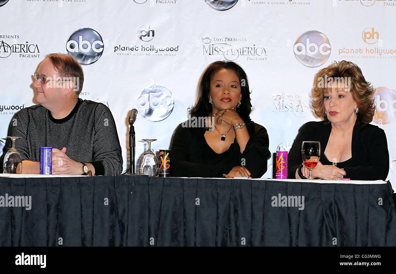 Marc Cherry, Miss America 1991 Debbye Turner Bell, Joy Behar 2011 Miss America Richter Pressekonferenz im Planet Hollywood Resort &amp; Casino Las Vegas, Nevada - 12.01.11 Stockfoto