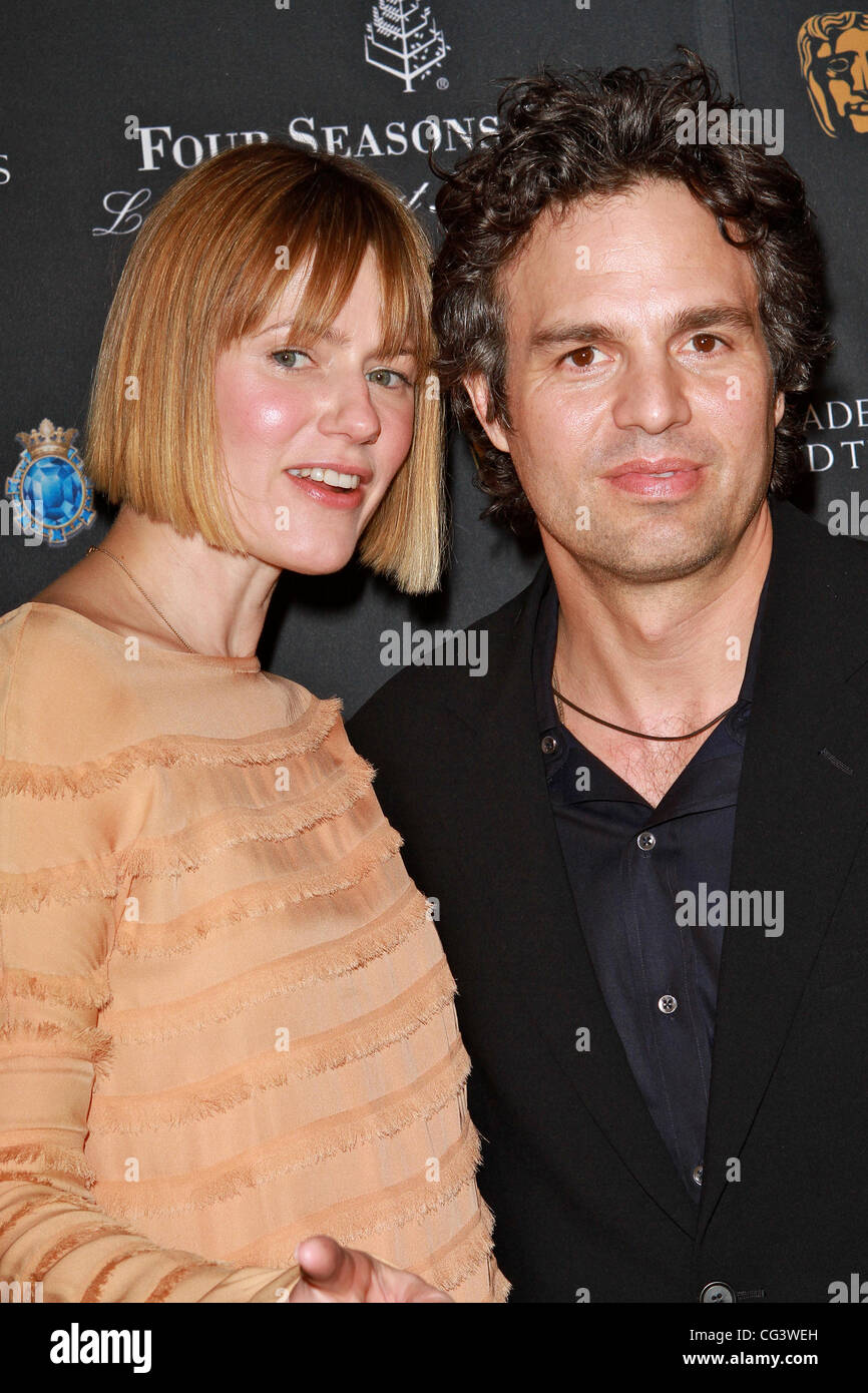 Mark Ruffalo und Sunrise Coigney BAFTA Los Angeles Auszeichnungen Saison Tee in Verbindung mit den vier Jahreszeiten und Bombay Sapphire - Ankünfte Los Angeles, Kalifornien - 15.01.11 Stockfoto