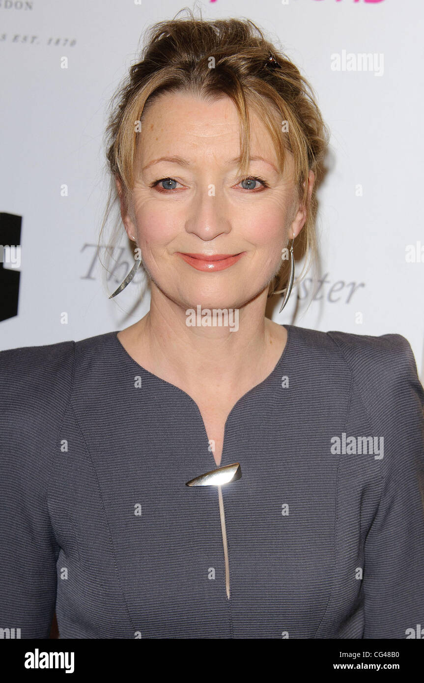 Lesley Manville "South Bank Sky Arts Awards" statt im Dorchester Hotel - Ankunft London, England - 25.01.11 Stockfoto