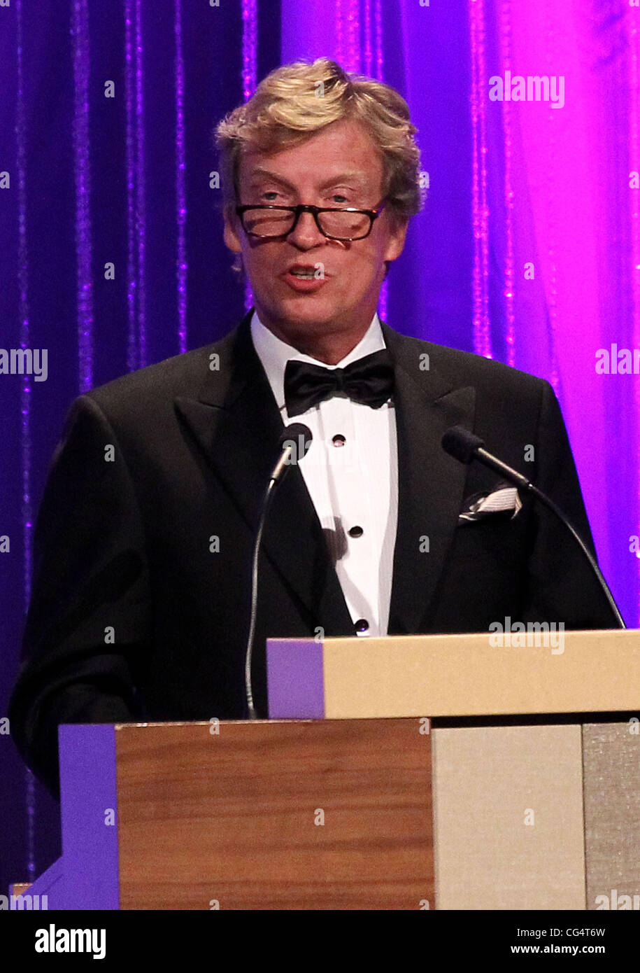 Nigel Lythgoe The Nevada Ballet Theater präsentiert Priscilla Presley als ihre Woman Of The Year in schwarz / weiß Ball Las Vegas, Nevada - 29.01.11 Stockfoto