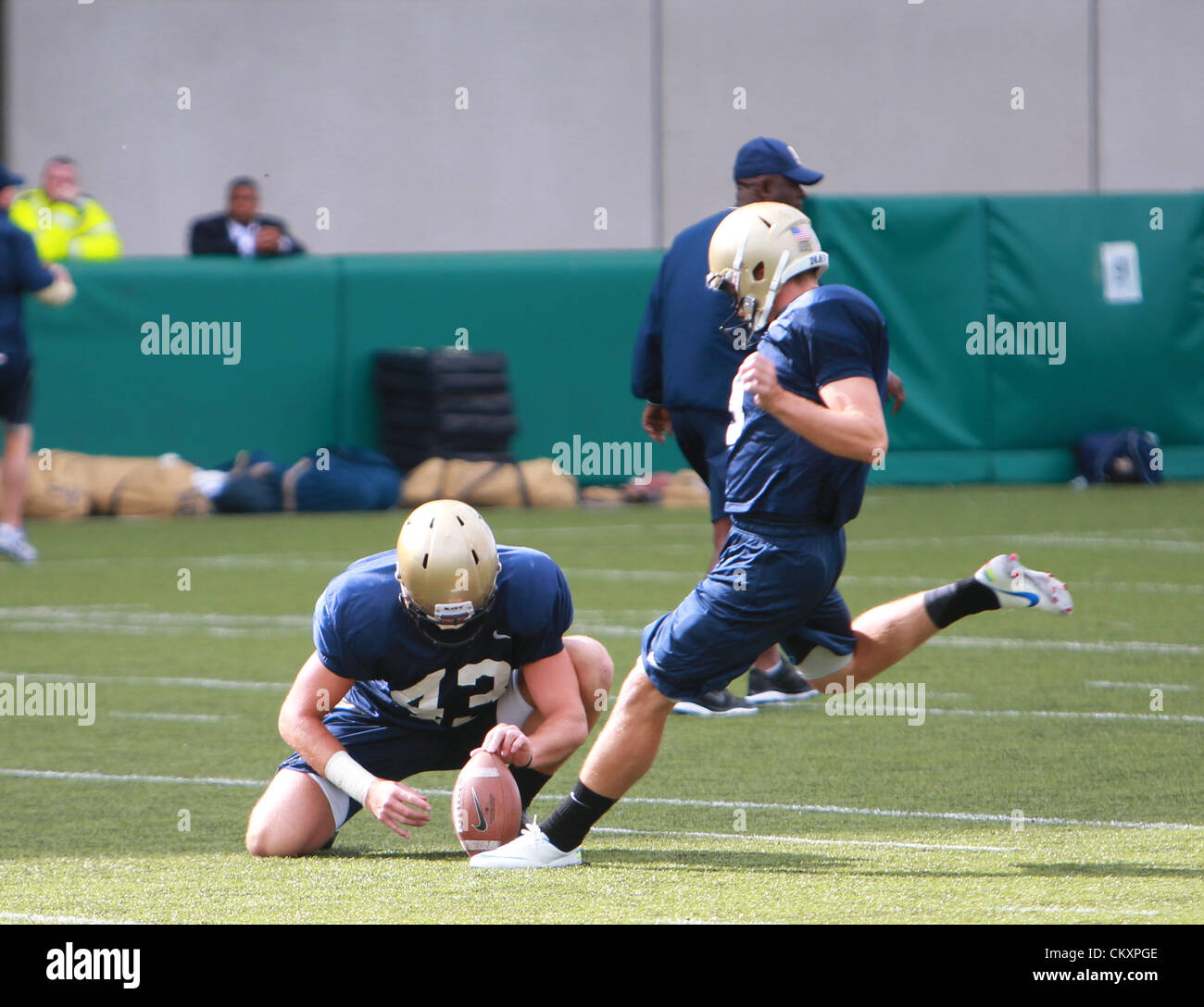 30.08.2012. Aviva Stadion, Dublin, Irland. Emerald Isle Klassiker. Marine Trainingseinheit, Praxis Fieldgoals. Aviva-Stadion. Stockfoto