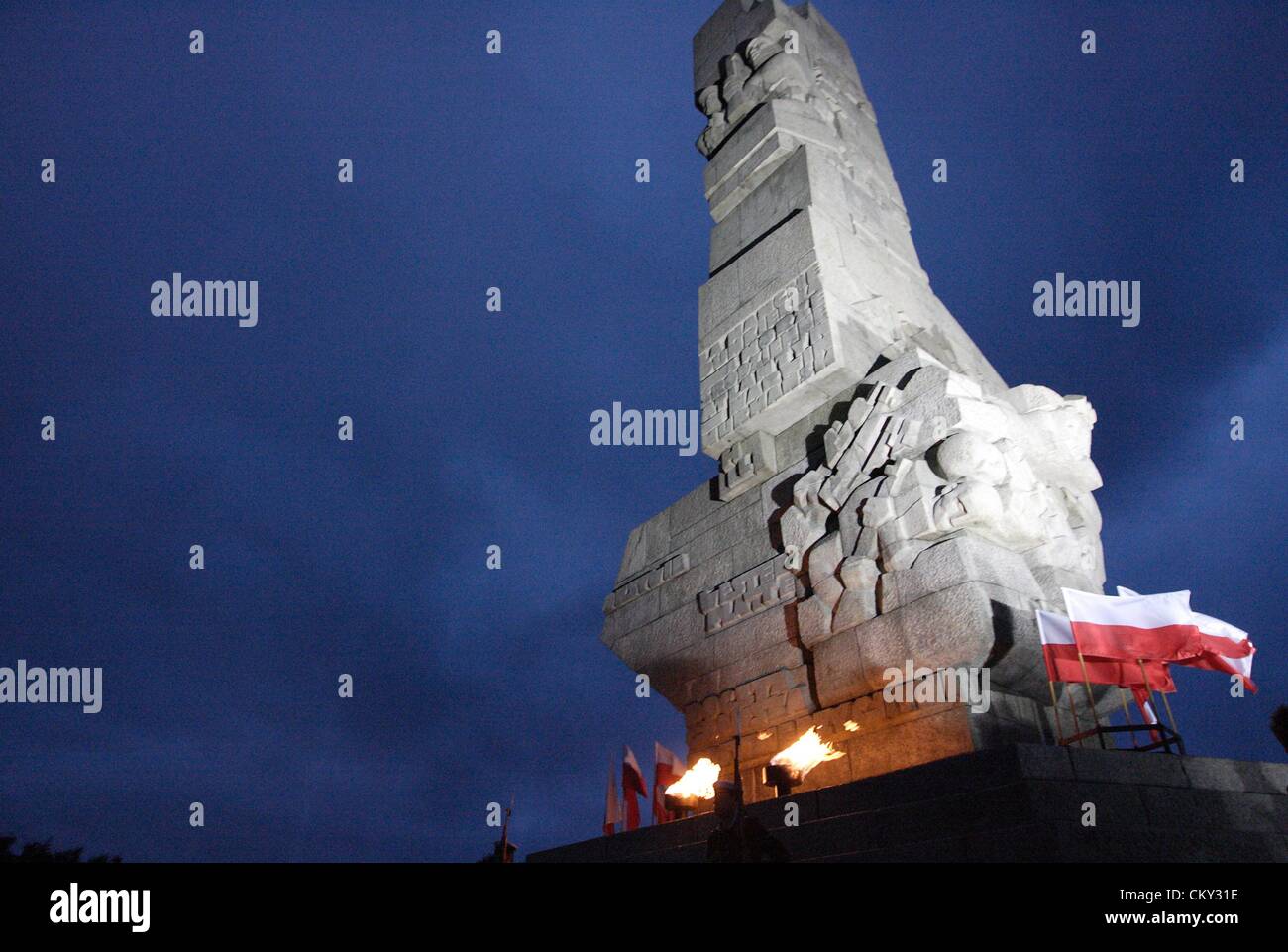 Danzig, Polen 1. September 2012 73. Jahrestag des zweiten Weltkriegs Anfang feiern auf der Halbinsel Westerplatte in Danzig.  Schlacht von Westerplatte war die erste Schlacht zwischen polnischen und deutschen Truppen während der Überfall auf Polen und damit die erste Schlacht der Europäischen Theater des zweiten Weltkrieges. Stockfoto