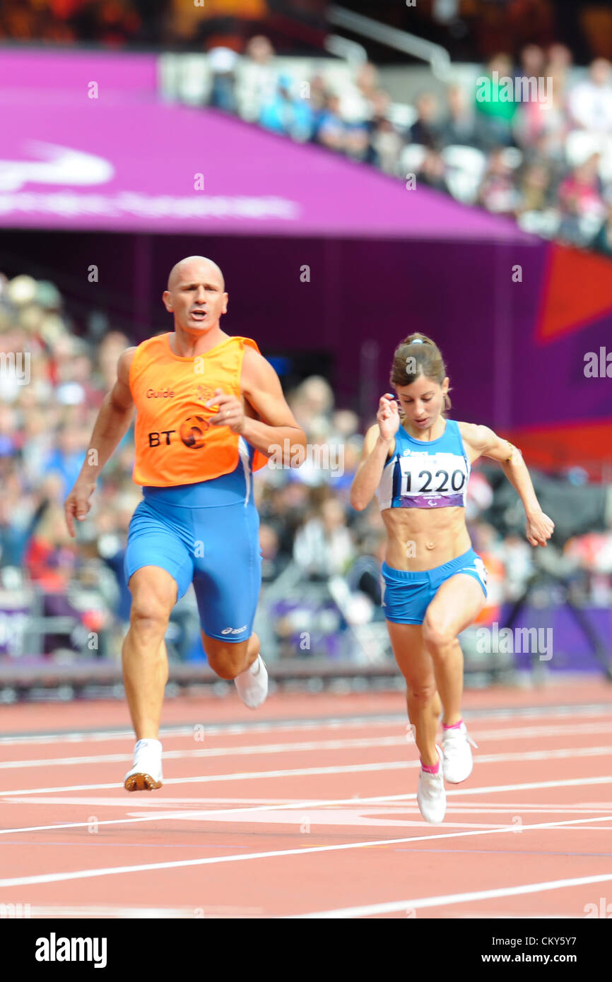 01.09.2012. London, England. Damen 100m Hitze T12. Elisabetta Steffanini (ITA) im Wettbewerb bei Tag3 der Paralympischen Schwimmen vom Olympiastadion entfernt. Stockfoto