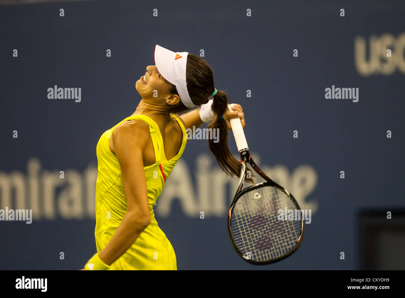 Ana Ivanovic (SRB) im Wettbewerb beim 2012 uns Open Tennisturnier, Flushing, New York. USA. 1. September. Stockfoto