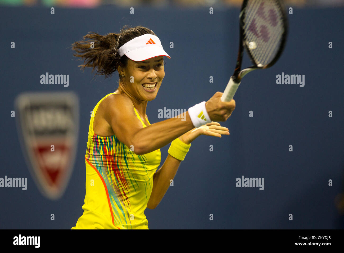 Ana Ivanovic (SRB) im Wettbewerb beim 2012 uns Open Tennisturnier, Flushing, New York. USA. 1. September. Stockfoto