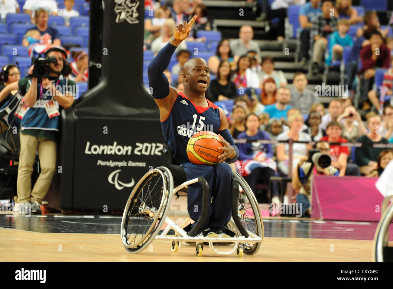 03.09.2012 London, England. Basketball-Arena. Ade Orogbemi in Aktion für Großbritannien während der 5. Tag der Paralympics vom Olympiastadion entfernt. Stockfoto