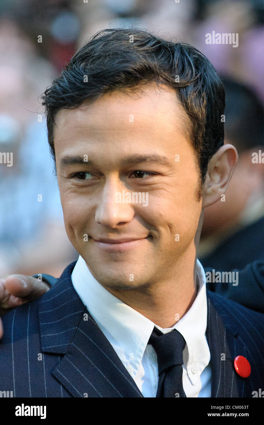 6. September 2012 - Toronto, Ontario, Kanada - Schauspieler JOSEPH GORDON-LEVITT besucht die "Looper" Opening Night Gala-Premiere: Green Room während der 2012 Toronto International Film Festival am 6. September 2012 in Toronto, Kanada. (Kredit-Bild: © Igor Vidyashev/ZUMAPRESS.com) Stockfoto