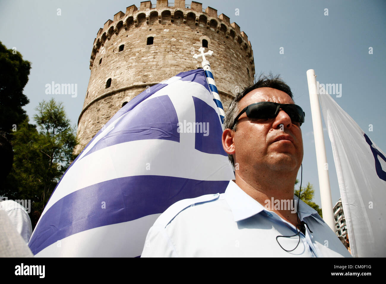 Thessaloniki, Griechenland. 8. September 2012. Polizisten, Feuerwehrleute und Hafen-Polizist-Offiziere in Thessaloniki protestieren gegen weitere Kürzungen auf ihrer Gehaltsliste. 8. September 2012. Thessaloniki, Griechenland. Bildnachweis: Konstantinos Tsakalidis / Alamy Live News Stockfoto