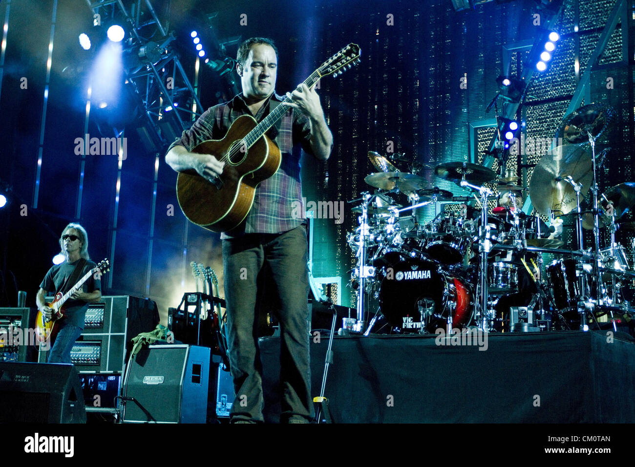 Chula Vista, CA, USA. 7. September 2012. Die Dave Matthews Band trat beim Cricket Wireless Amphitheater.  Im Bild: Dave Matthews. (Kredit-Bild: © Daniel Knighton/ZUMAPRESS.com) Stockfoto