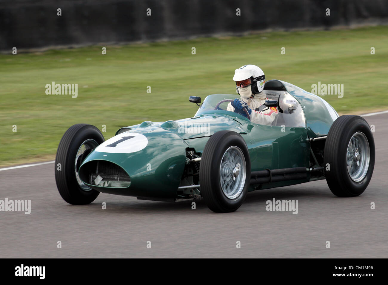 Der erste Tag des Goodwood Revival Meeting, in der Nähe von Chichester