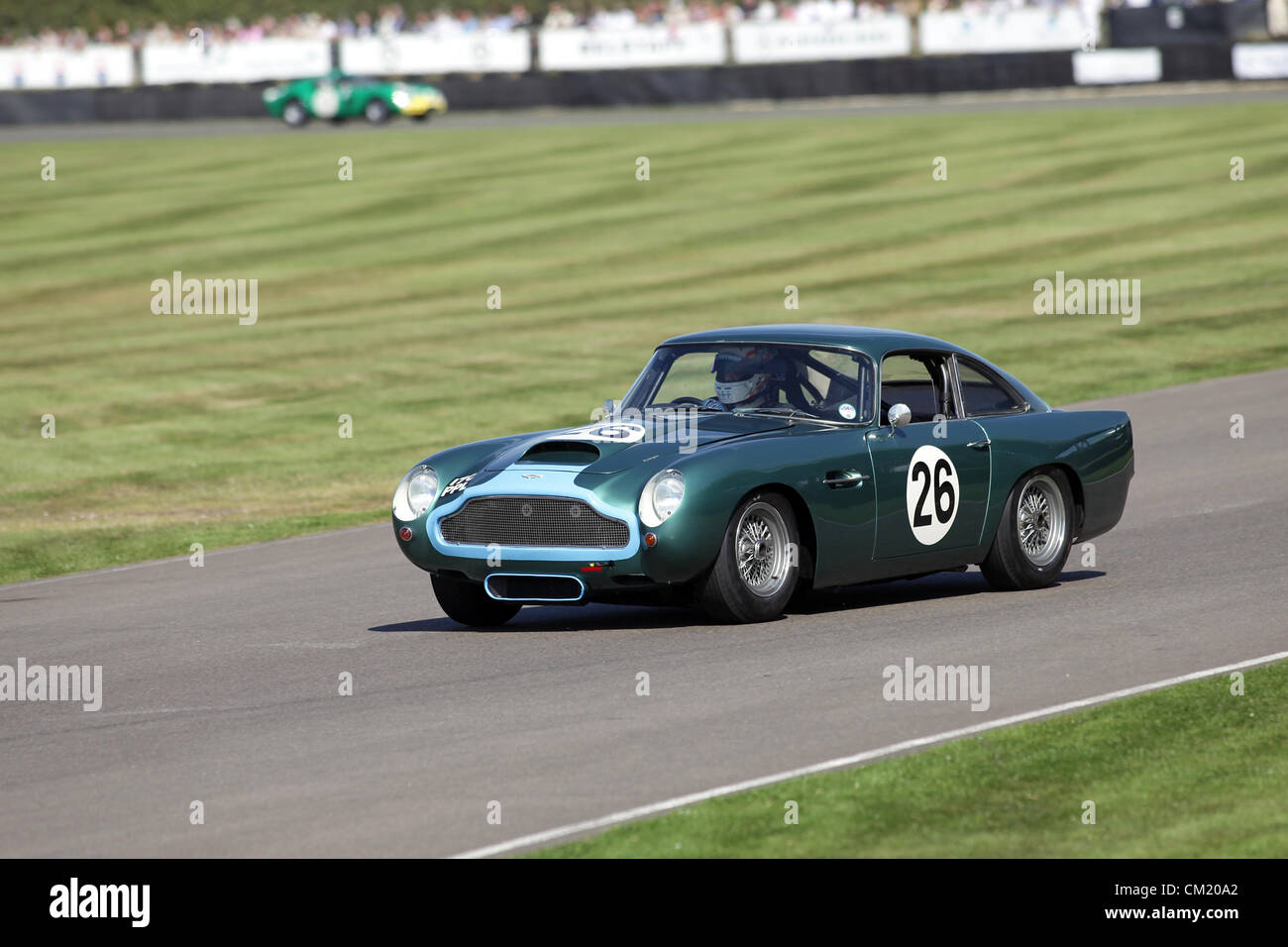 Goodwood Estate, Chichester, UK. 15. September 2012. 1960 Aston Martin DB4GT während der RAC TT Feier abgebildet. Die Wiederbelebung ist eine "magische Schritt zurück in die Zeit", präsentiert eine Mischung aus Autos und Luftfahrt aus den 40's, 50er und 60er Jahre und ist eines der beliebtesten historischen Motorsport-Ereignisse in der Welt. Besuchen Sie für weitere Informationen www.goodwood.co.uk/revival. Stockfoto