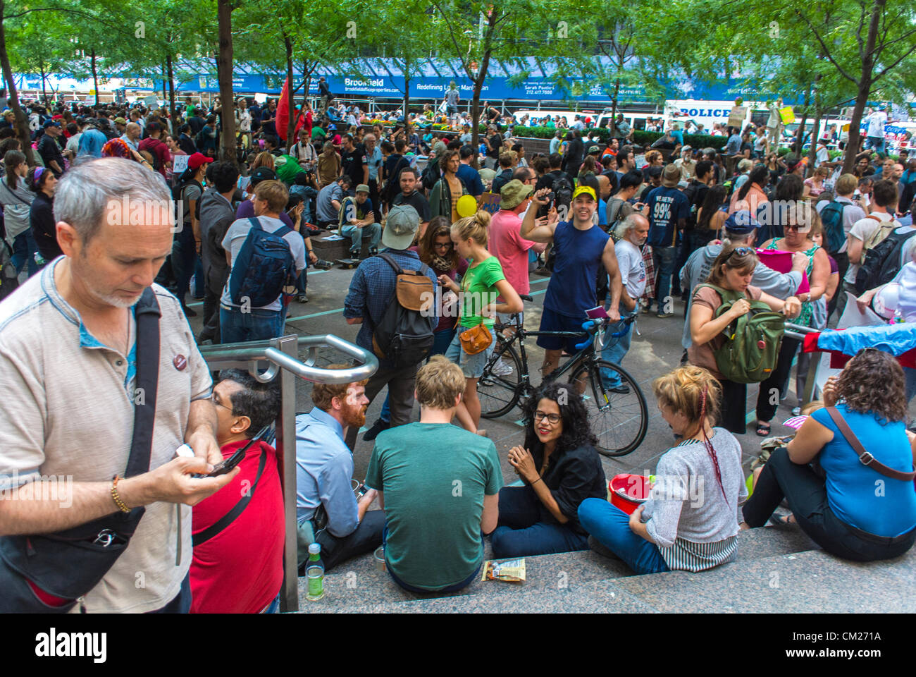 Occupy Wall Street, New York, NY, USA, Demonstranten halten Protest Zeichen, Massenszene, Protest, Stockfoto