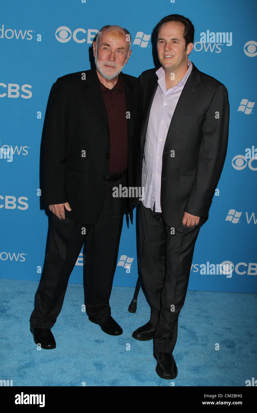 18. September 2012 - Hollywood, Kalifornien, US - I15535CHW. CBS 2012 Herbst Premiere Party. Greystone Manor, West Hollywood, CA.09/18/2012.ROBERT DAVID HALL und DAVID BERMAN. 2012 (Kredit-Bild: © Clinton Wallace/Globe Photos/ZUMAPRESS.com) Stockfoto